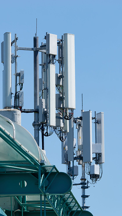 Fronthaul fiber links for 4G & 5G base stations