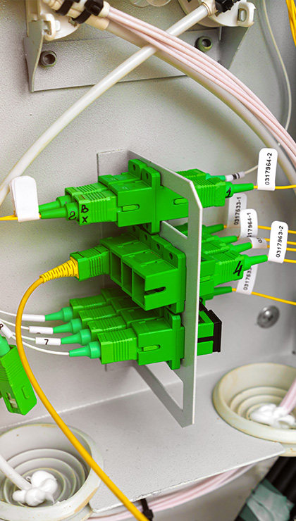 Fiber links for indoor distributed antenna systems (DAS)